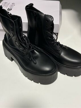 Chunky Platform Combat Boots - Black
